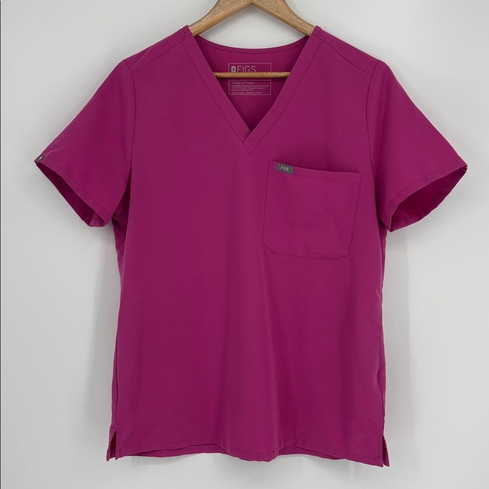 FIGS Catarina One Pocket Scrub Top in Shocking Pink Women’s Size Medium
